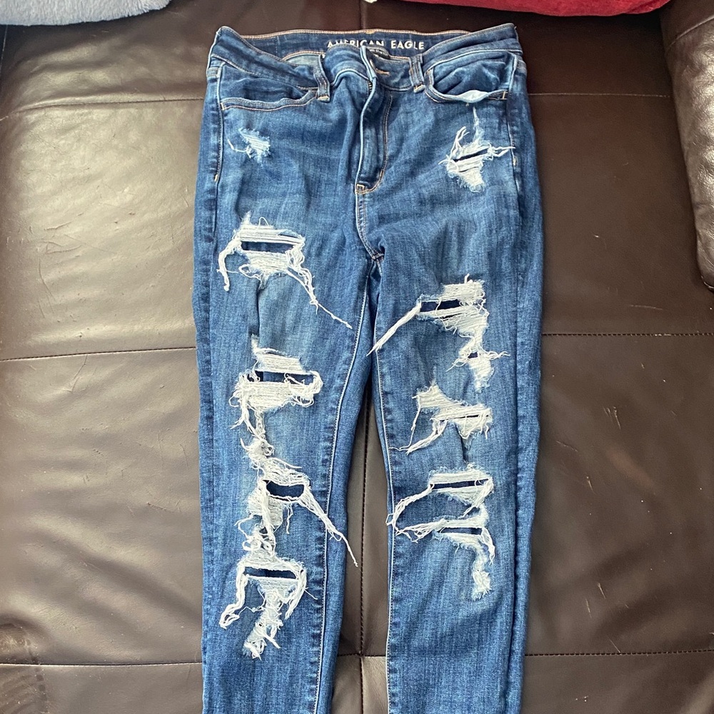 American Eagle Outfitters Women's Distressed Blue Jeans